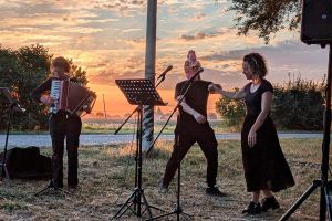 14 Collettivo Crisi Collettiva In Levante Letture Musica Pro Loco Decima Spettacolo Alba